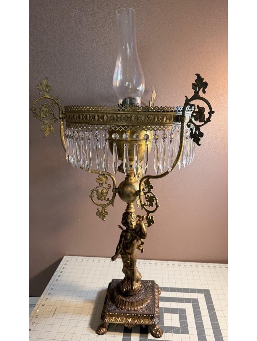 ANTIQUE - CHERUB ORNATE BRASS OIL LAMP WITH CRYSTALS